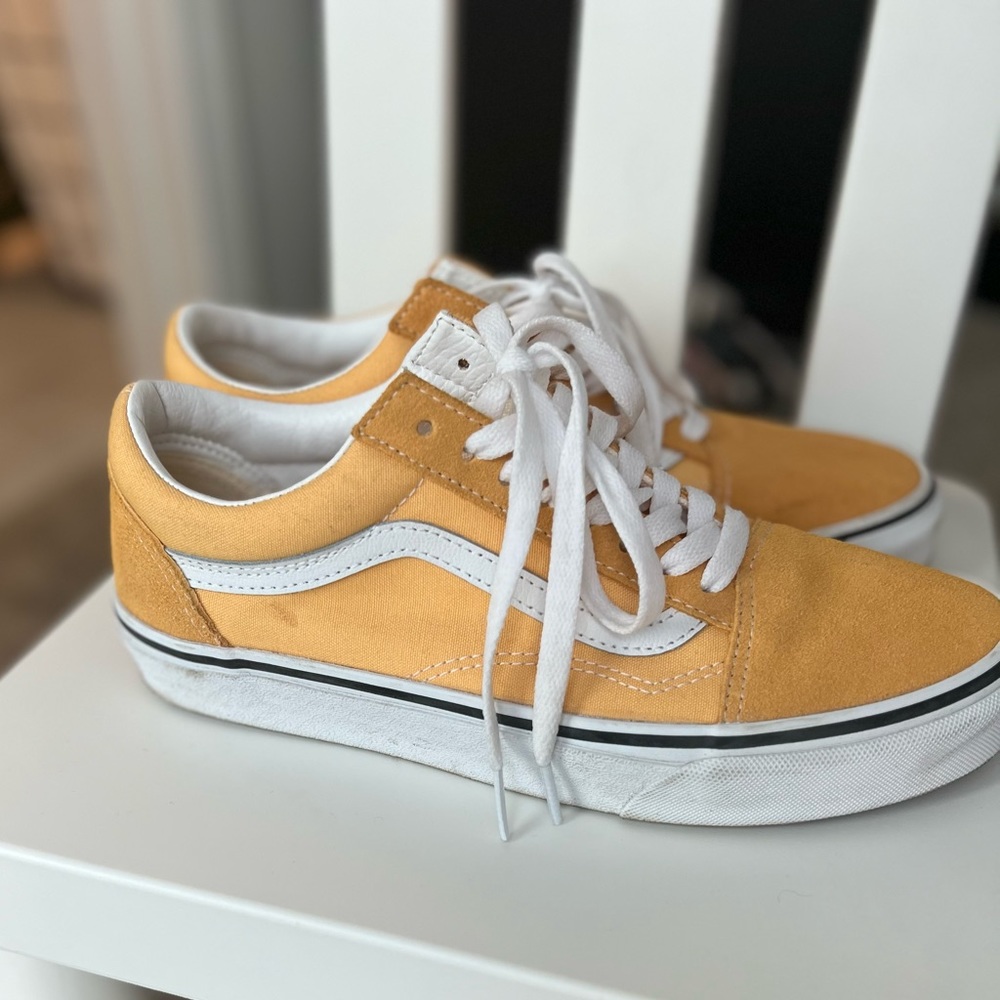 Vans - Picture 2 of 2